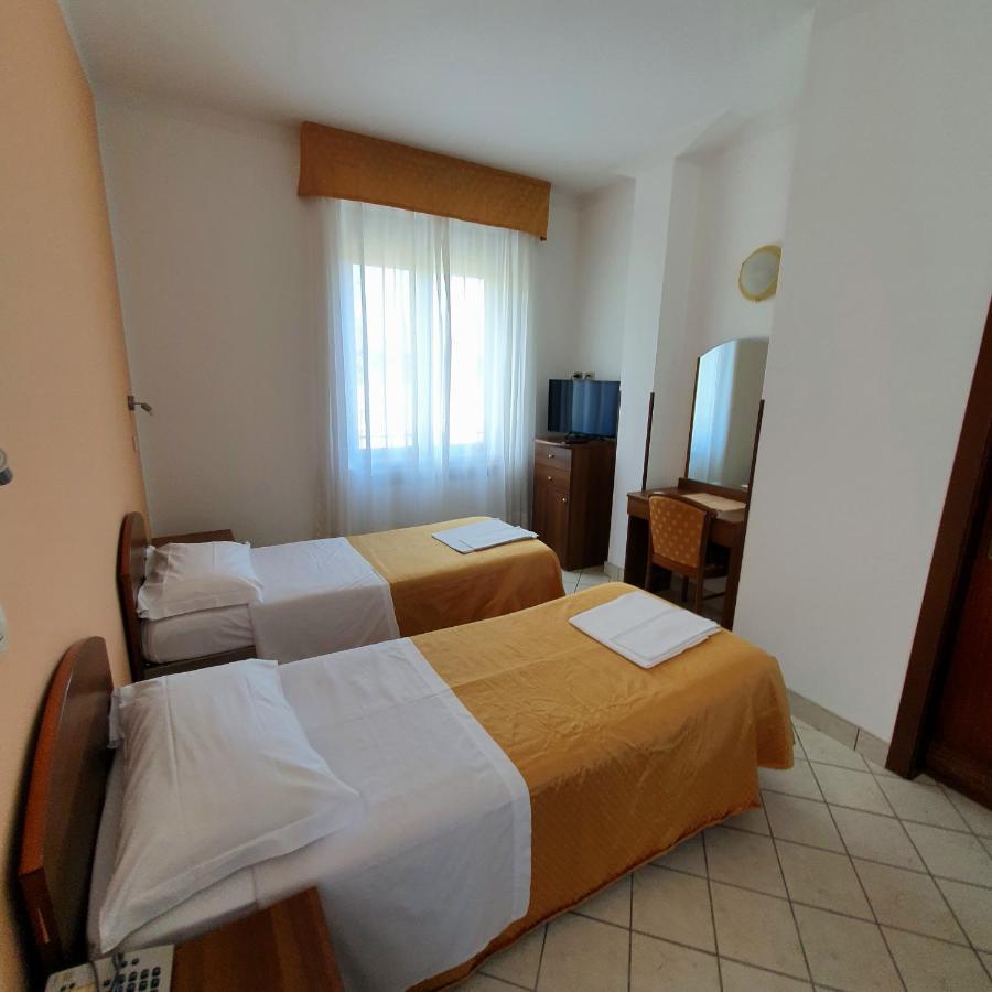 Hotel Perla Massa Lombarda المظهر الخارجي الصورة
