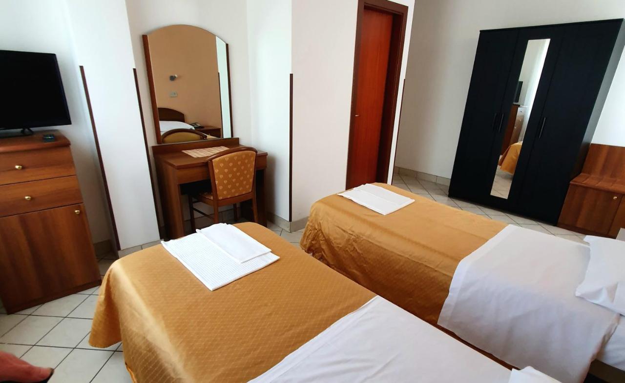 Hotel Perla Massa Lombarda المظهر الخارجي الصورة