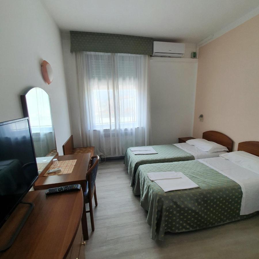 Hotel Perla Massa Lombarda المظهر الخارجي الصورة